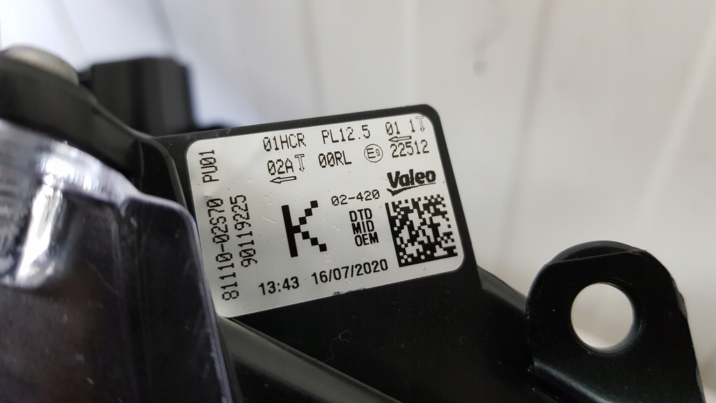 фото №13, Corolla e21 19-22r хэтчбек kombi лампа правая линза + led kpl