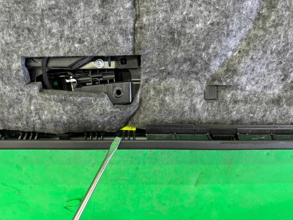 Обшивка правий перед оббивка двері правий передня audi a8 d4 09- європа Оригінал