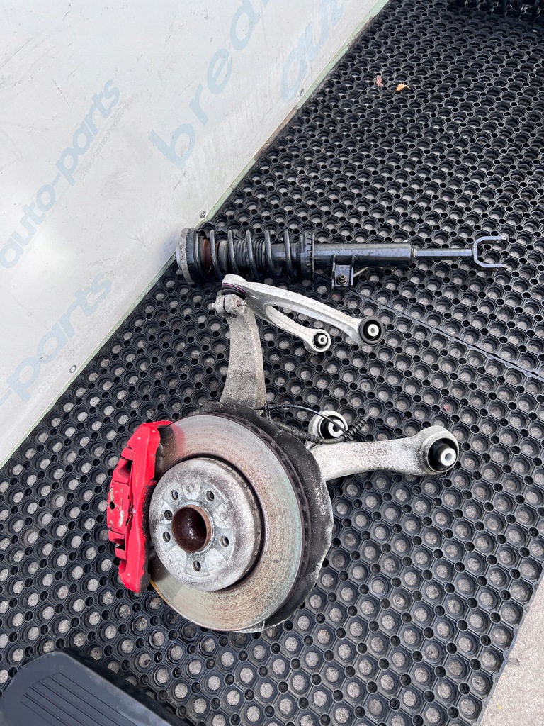 фото №1, Поворотный кулак правая перед bmw 5 f10 f11