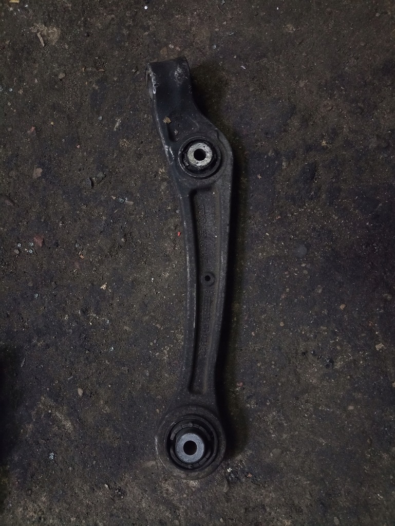 фото №1, Рычаг левый перед 8k0407155b audi a4 b8