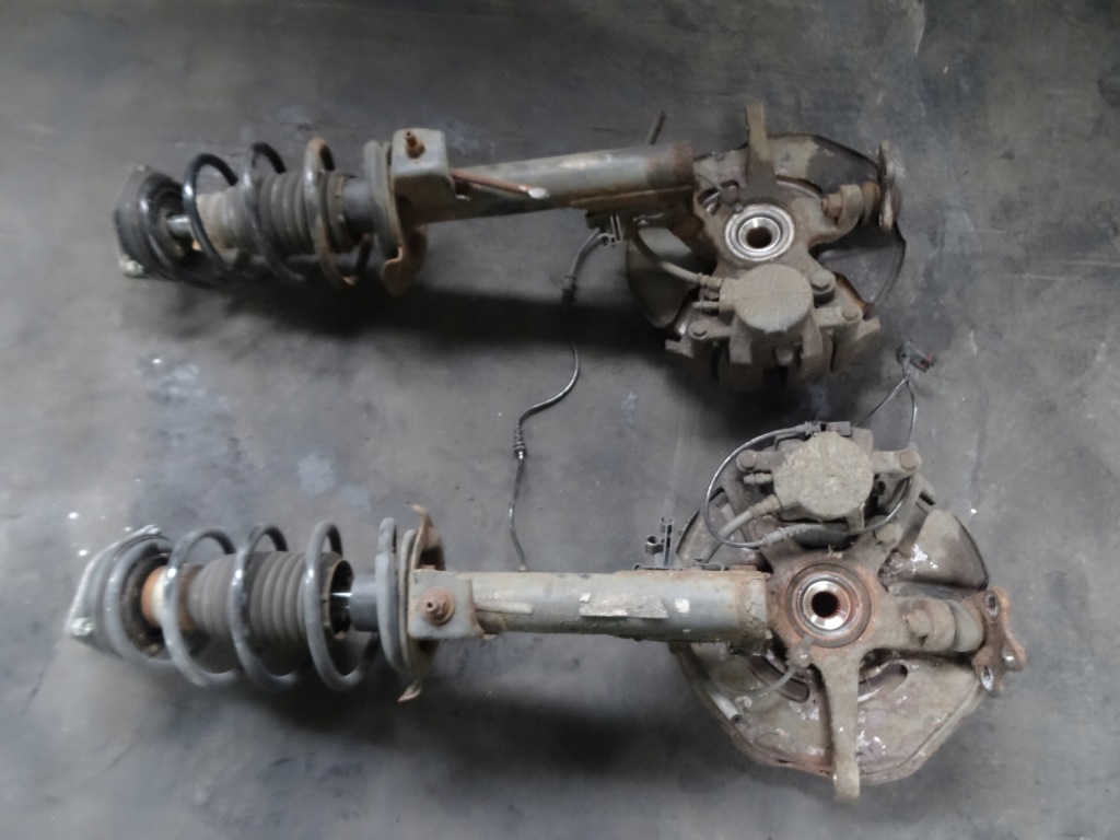 Купить Ступица левый перед mercedes w245