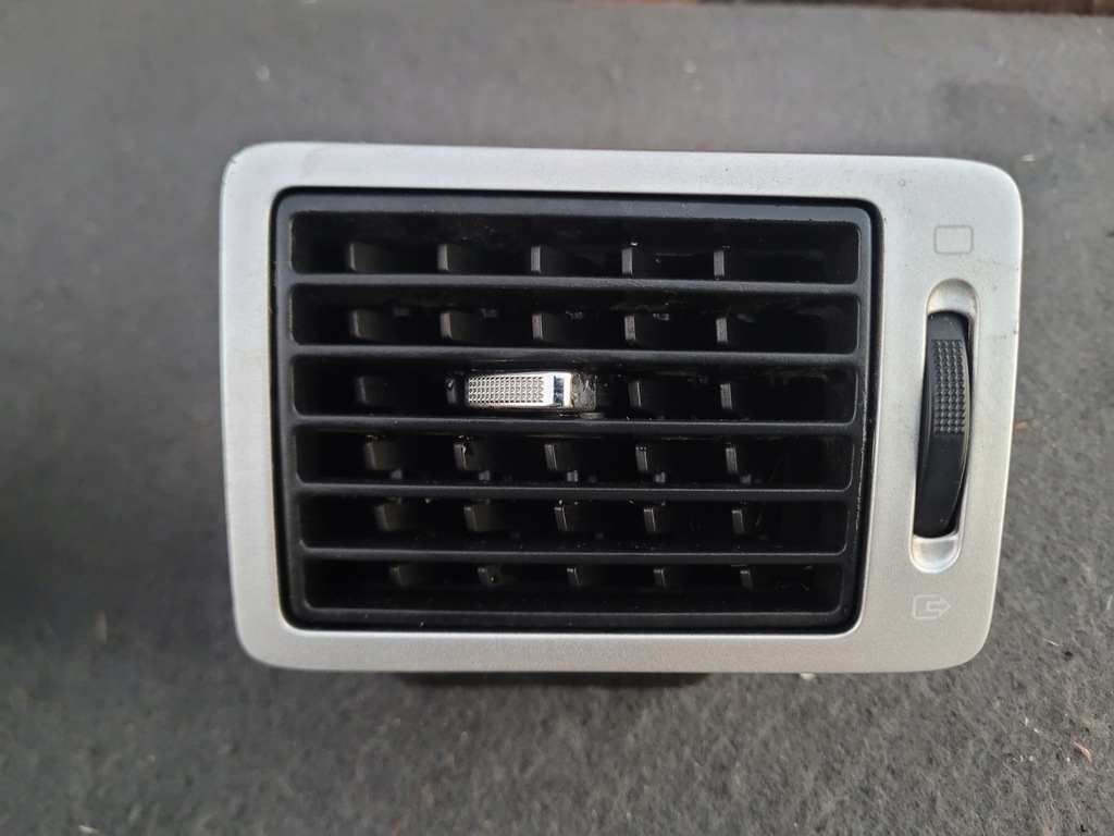 фото №6, Решітка обдув ліва права peugeot 307 i 2001-08