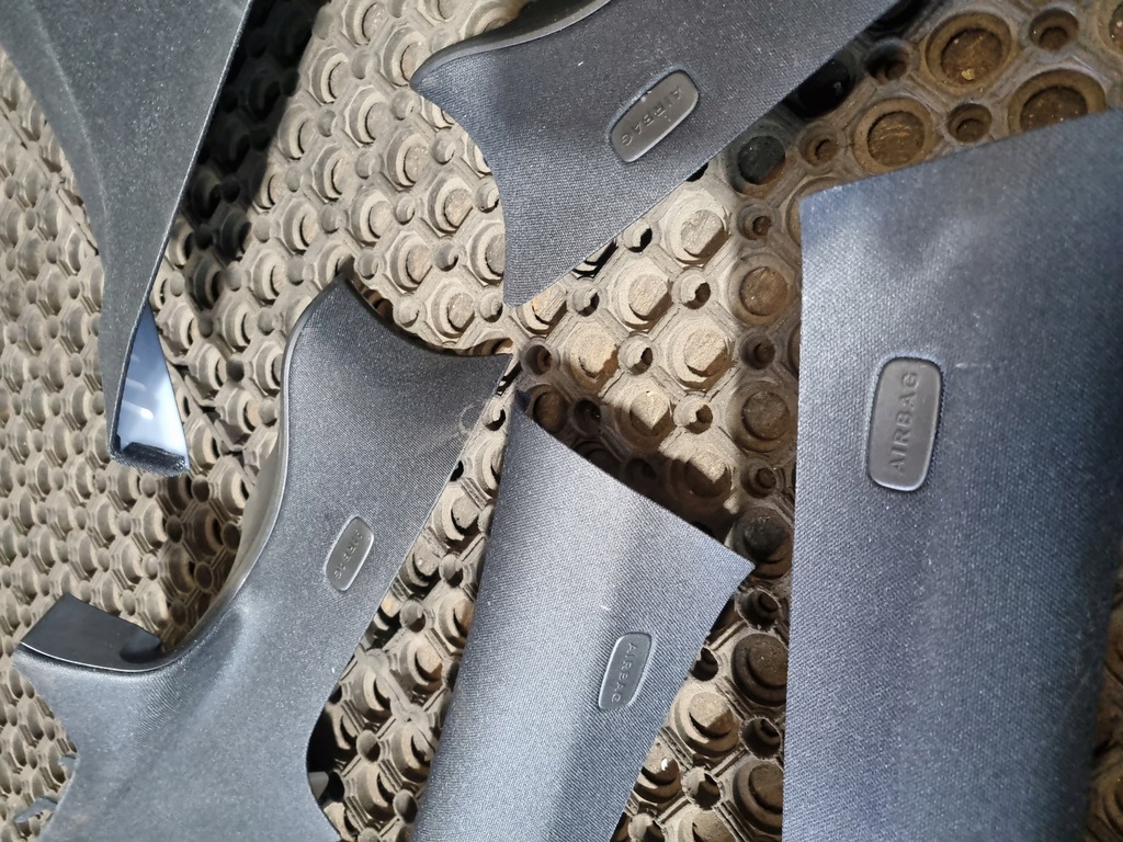 фото №5, Mercedes cla w118 потолок стойки лампа amg