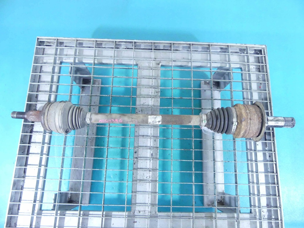 фото №1, Привідний вал ліва задня задня lancia thema ii 11-14 3.0 crd