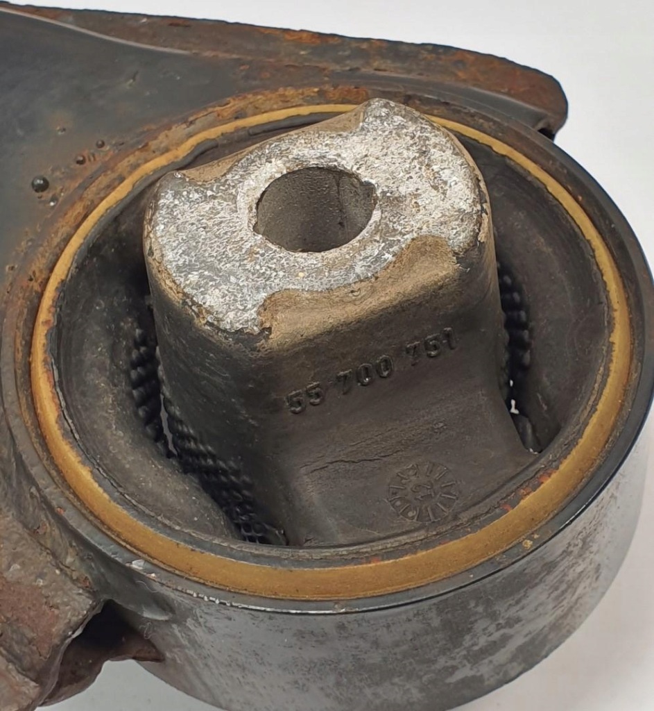 Важіль правий передній перед fiat fiorino 51892271 в Україні