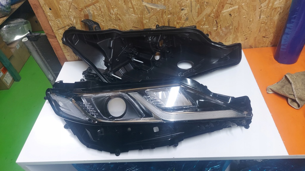 фото №1, Лампа корпус лампы правая правый r перед передняя toyota camry led full viii