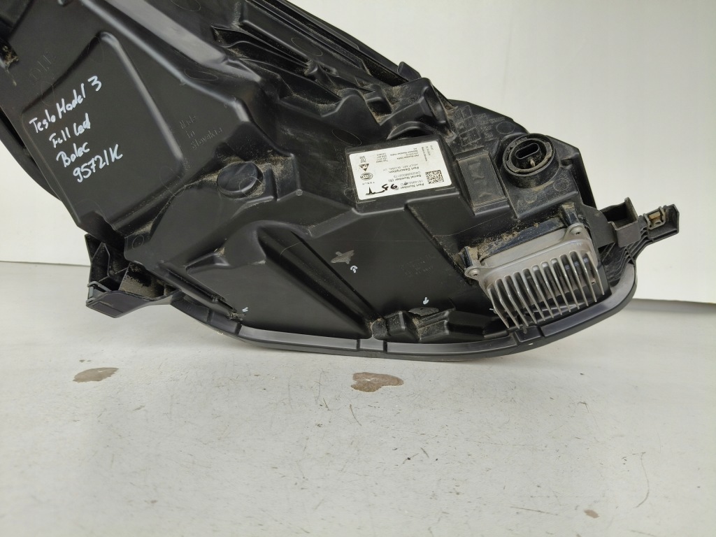 Фара левая фара tesla model 3 y 20- рестайлинг  full led Недорого