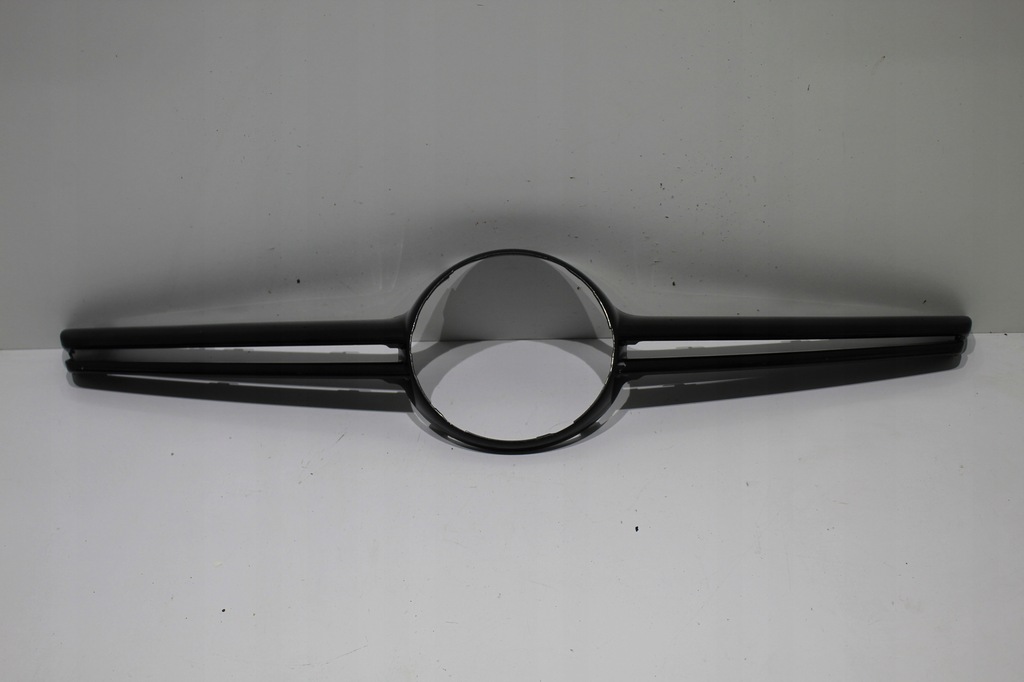 фото №1, Mercedes a176 w176 45 amg решётка радиатора