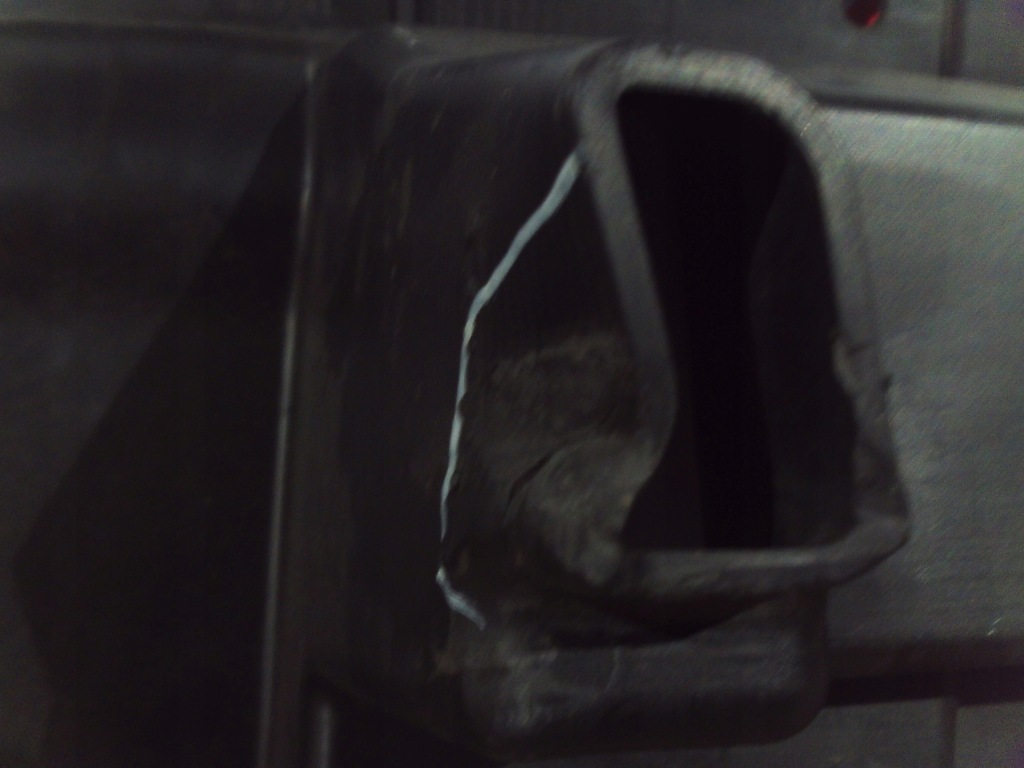 Jeep avenger 25r накладка поперечина перед верхній 735767809 в Україні