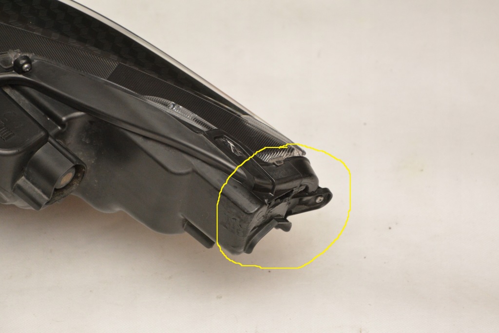 Фара правый  toyota yaris iv 2022r full led Недорого