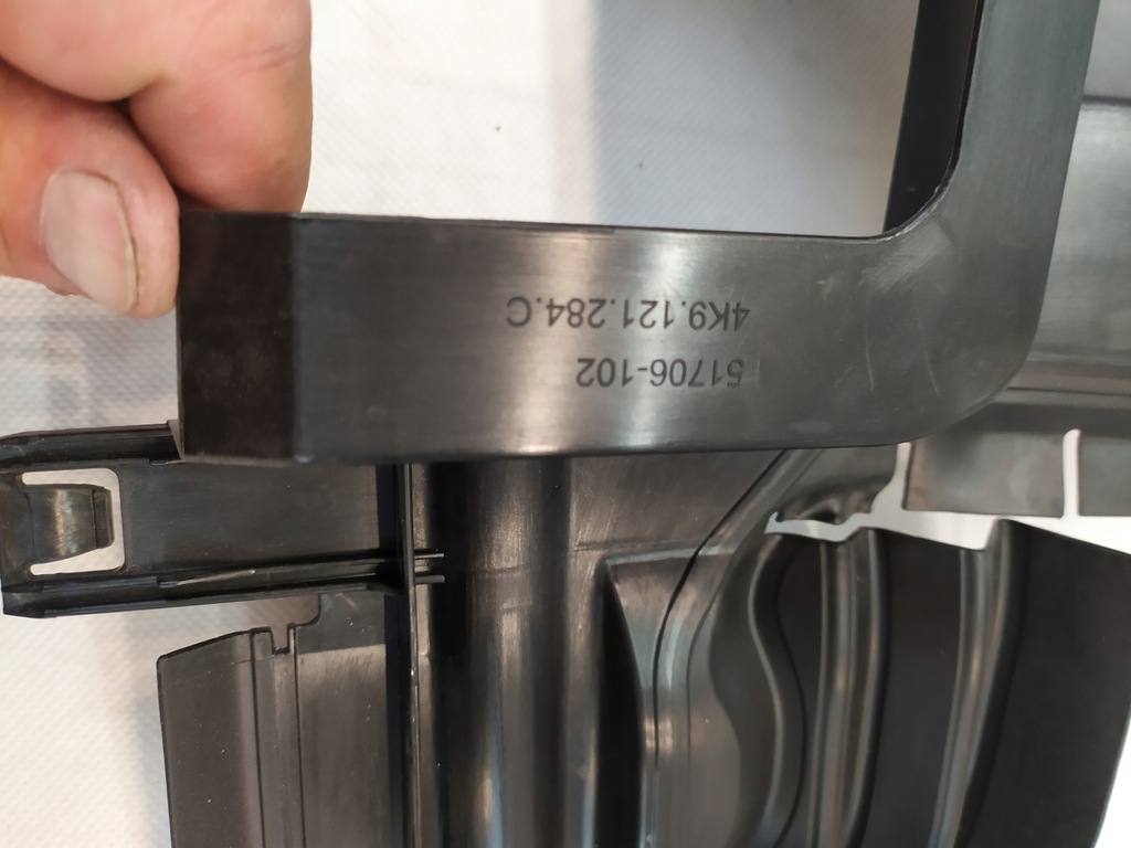 фото №13, Впуск воздуховод воздуха правая audi a6 s6 c8