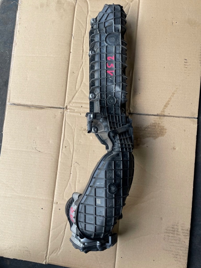 Bmw m5 g30 m8 f90 двигатель s63b44b коллектор впускной  левый 8601613 правый 8601612 Оригинал