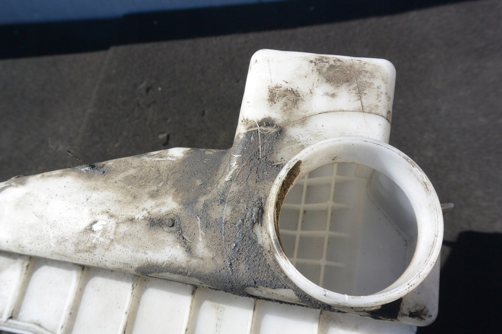 фото №7, Nissan maxima a33 00-04 абсорбер воздуха 2.0 3.0