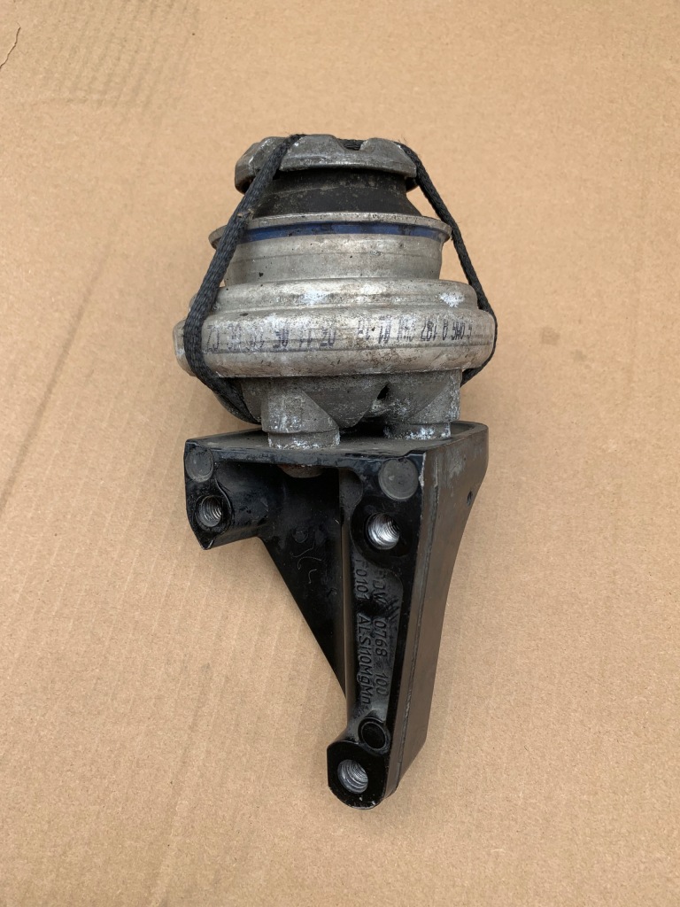 Купить Mercedes sls подушка кронштейн коробки a1972400118