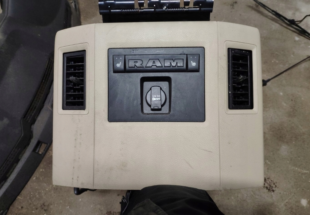 фото №1, Решётка обдув накладка туннель dodge ram 09-13