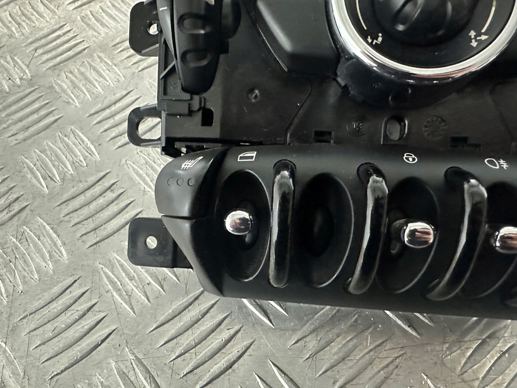 фото №4, Mini r56 панель обдув переключатель 3457355