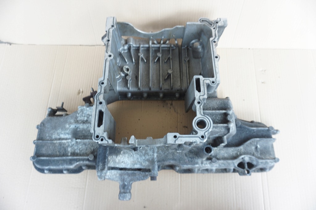 фото №1, Audi a6 a4 a8 2.7 3.0 піддон масляна 059103603ah