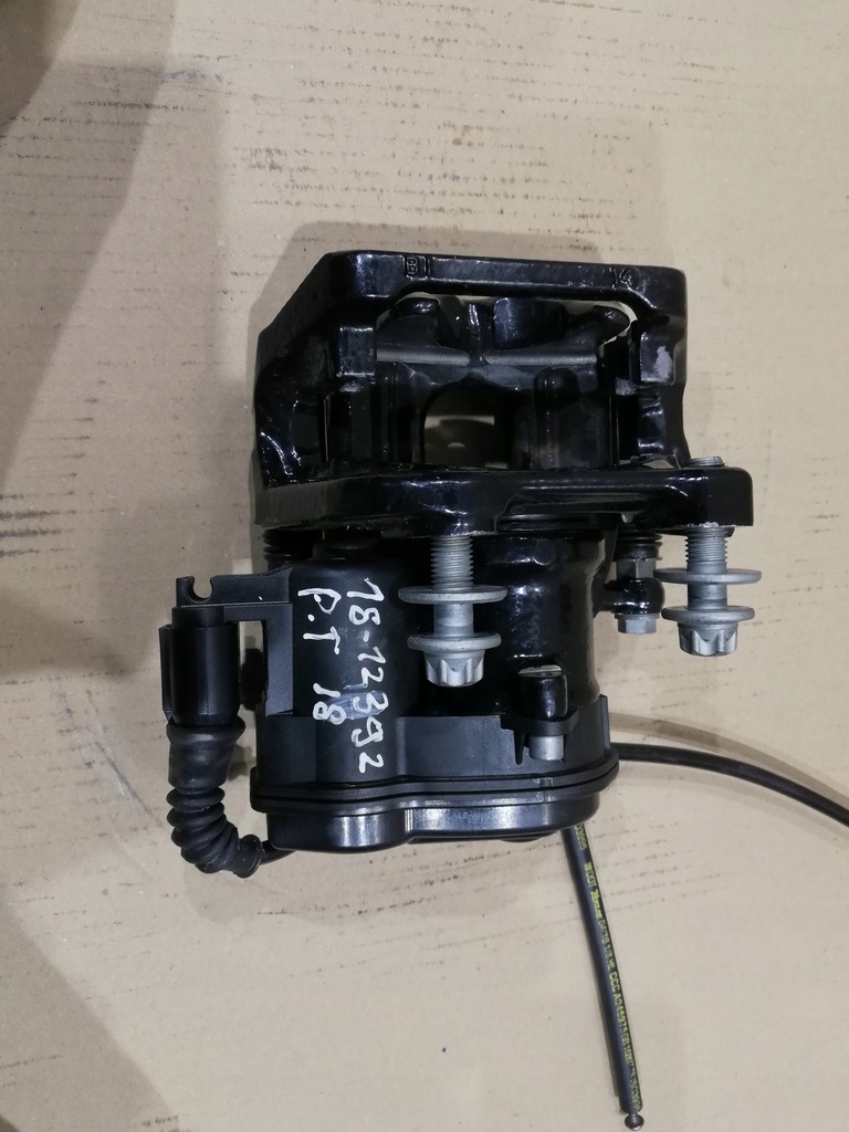 фото №11, Bmw i8 суппорт тормозной задняя левый правый чёрный 25km