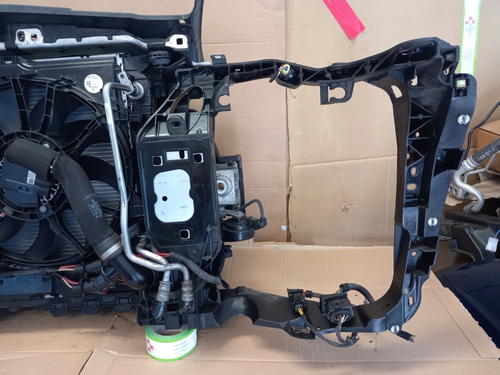 Комплектный  ремень передний балка радиатор porsche macan 3.0 d 2014-18 демонтаж Цена