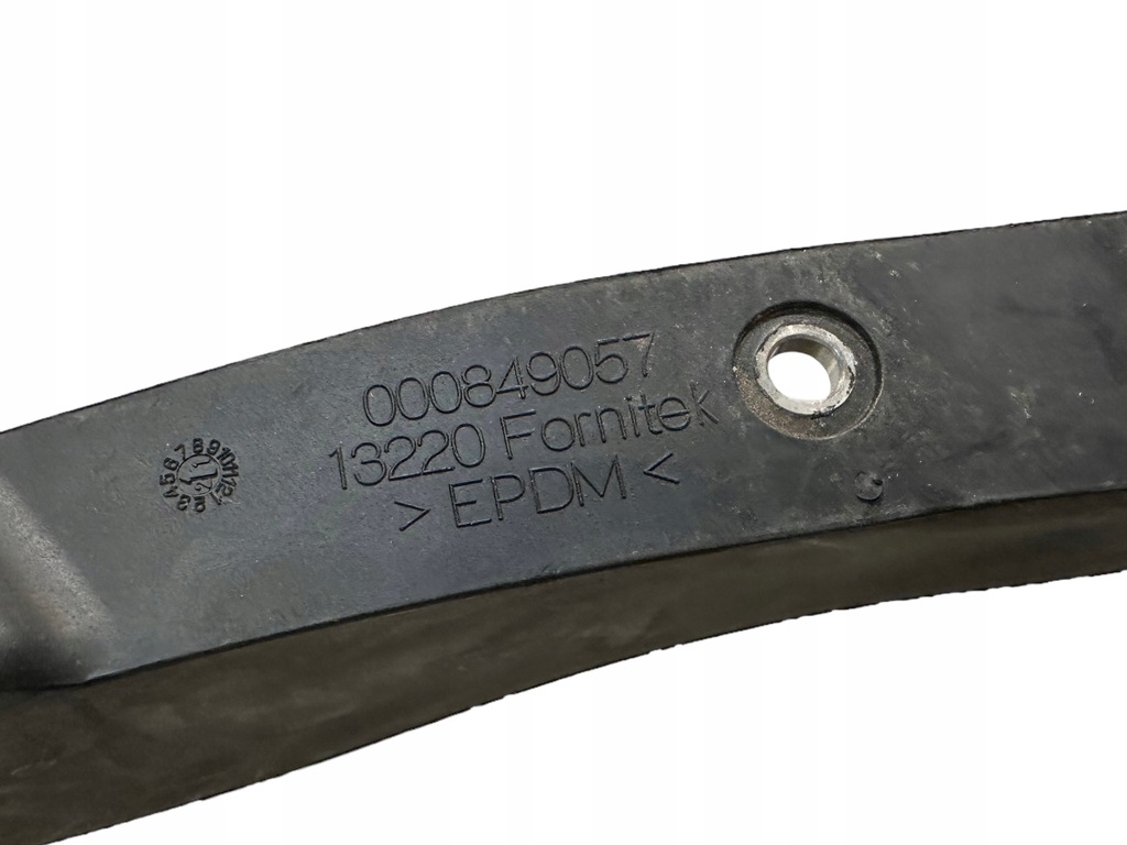 фото №5, Ferrari sf90 прокладка гумовий елемент плита захист підвіска lh 849057