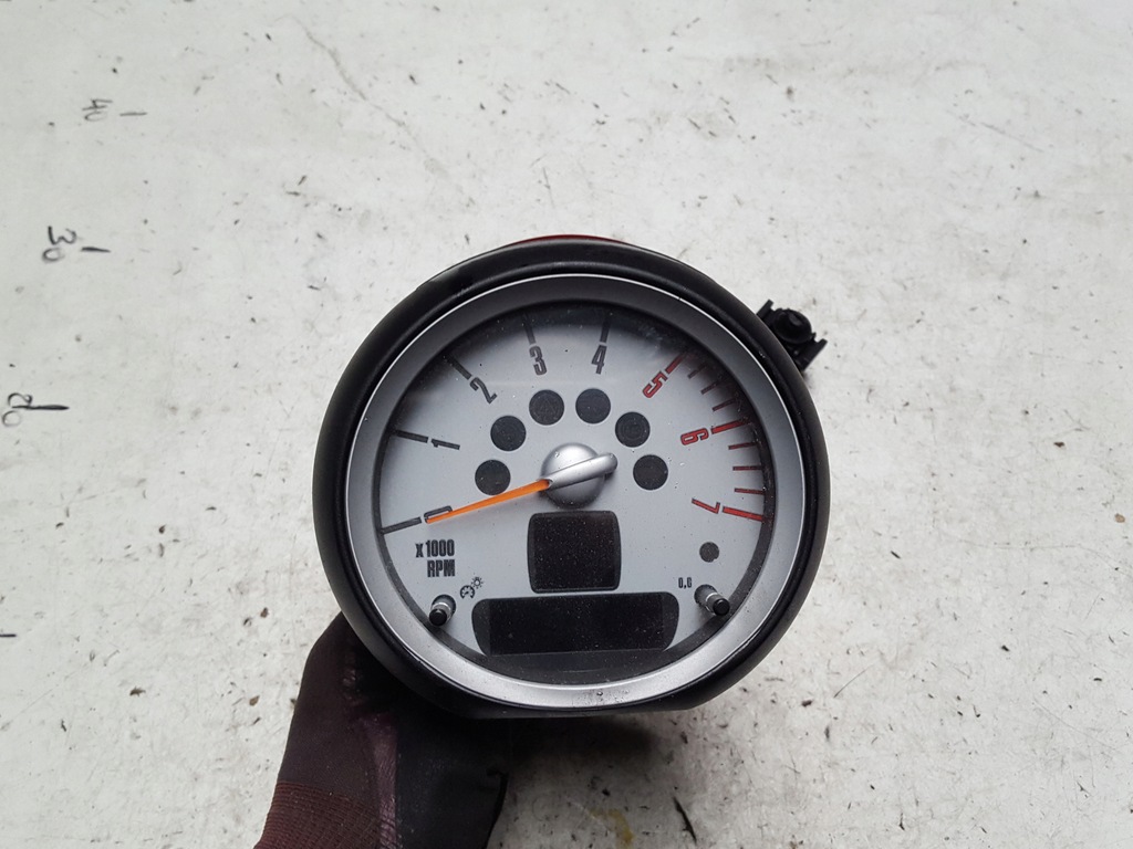 фото №1, Mini clubman 07-11r r55 1.6 d obrotomierz приборная панель