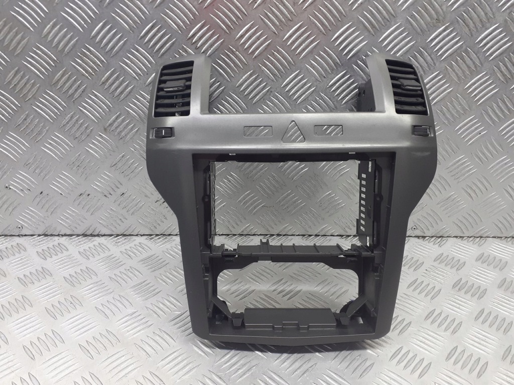 фото №1, Консоль средняя opel zafira b 1.8 13111874