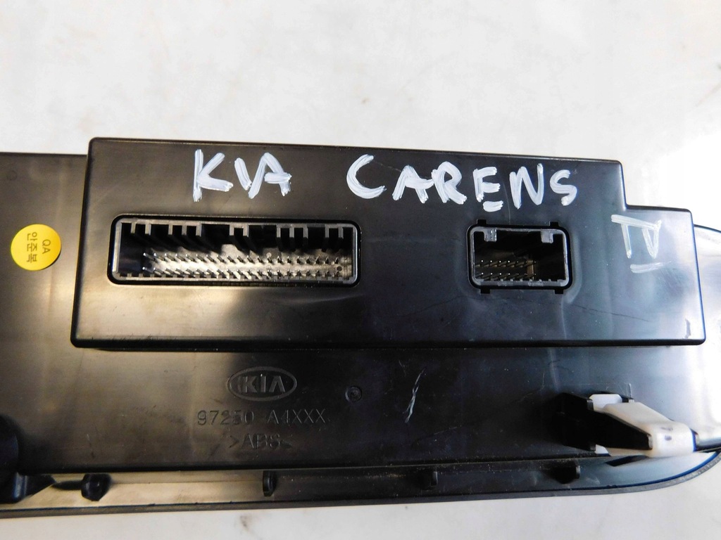 фото №6, Kia carens iv 14r 13-19r панель кондиционера 97250-a4200ca