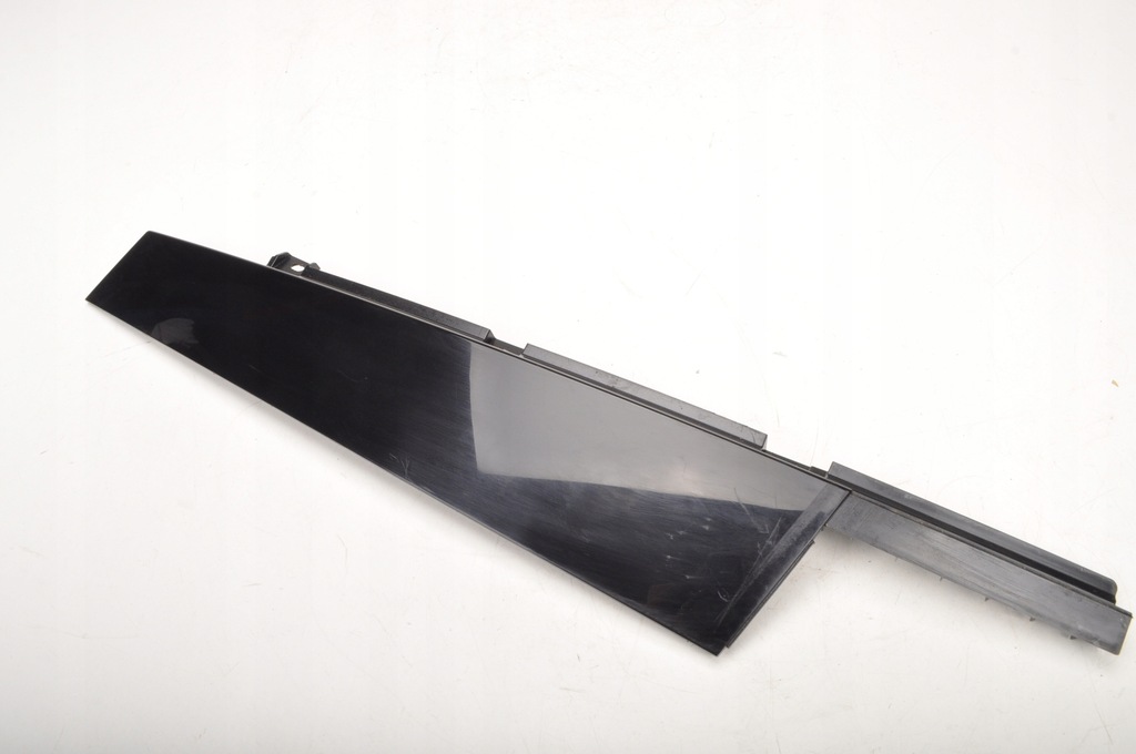 фото №1, Volvo xc40 ii молдинг правый перед вертикальная 31448392