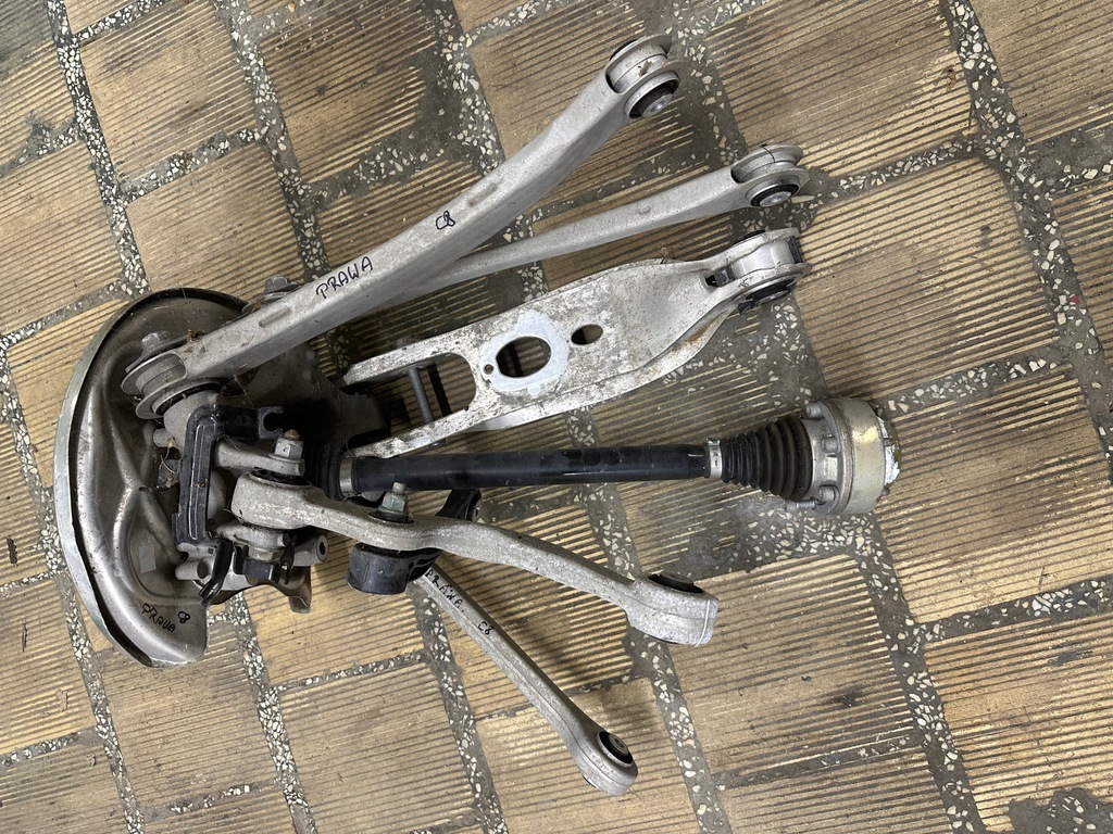 фото №6, Поворотный кулак ступица рычаг рычаги правый задняя a6 c8 оригинал idealne приводной вал