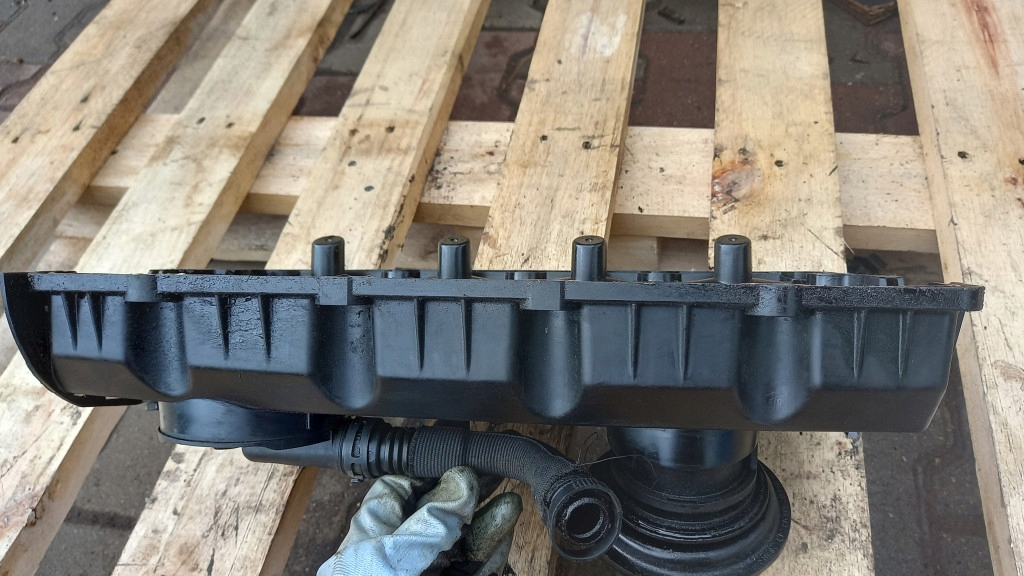 фото №5, Кришка клапанів skoda octavia ii 05r 1.9tdi kombi 038103469