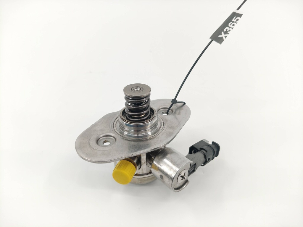 Купить Насос впрыскная топлива bmw 1 f20 f21 0261520249