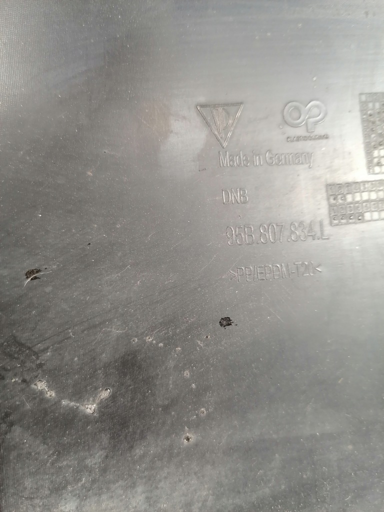 фото №12, Porsche macan диффузор бампер задняя 95b807834l