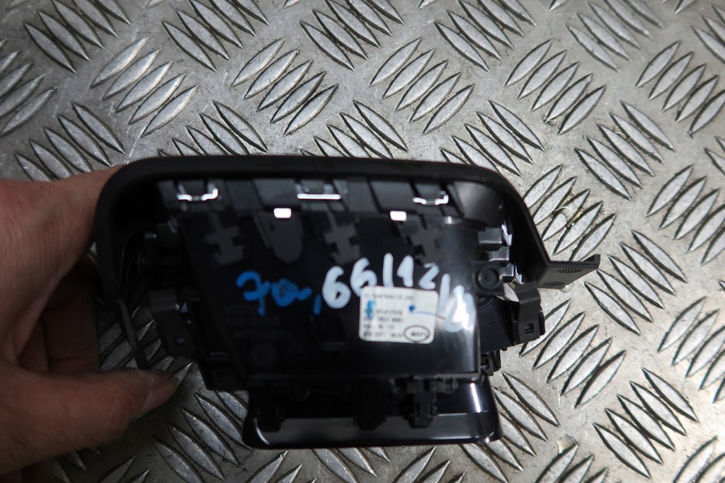 фото №4, Решітка обдув ліва clio v 687611283r