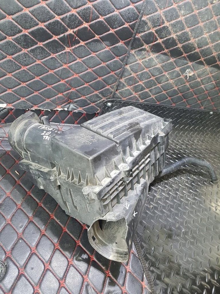 фото №1, Корпус фильтра воздуха vw passat b7 3c0129607bc