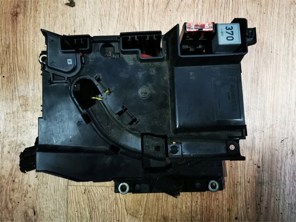 фото №1, Audi q7 4l 05-10 3.0 tdi коробка предохранителей
