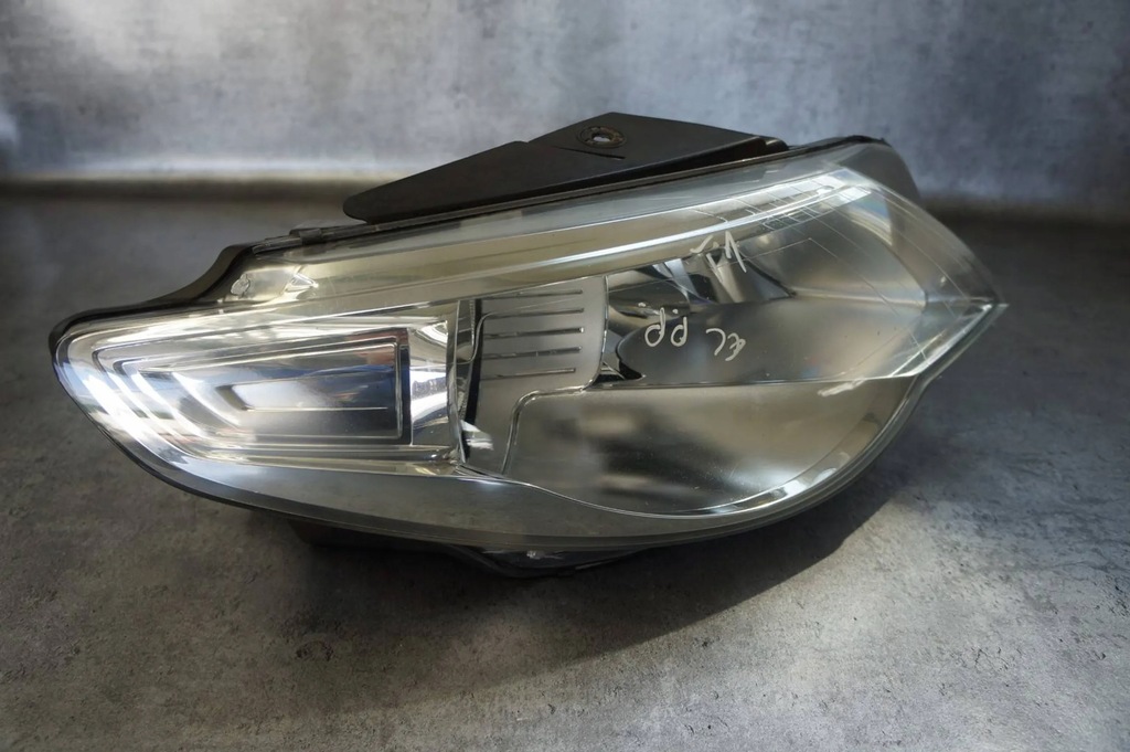 фото №1, Лампа права правий перед vw passat cc