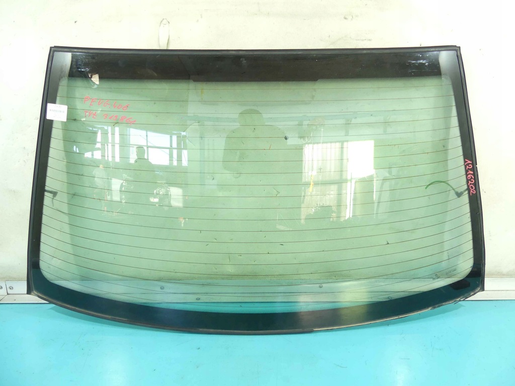 фото №1, Стекло задняя задняя peugeot 406 sedan
