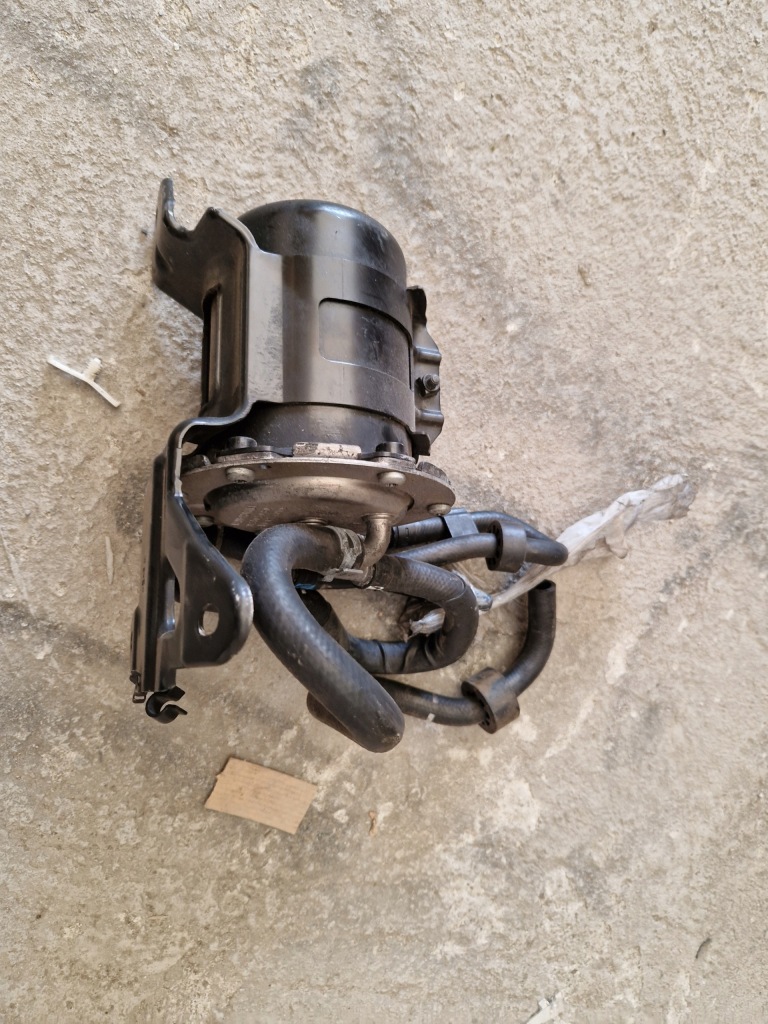 Купити Корпус фільтра пального 4m0127401g кронштейн