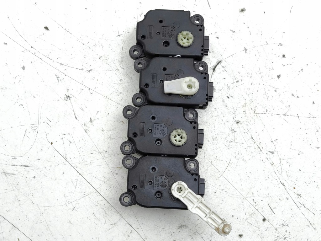 фото №11, Land rover range rover sport l320 моторчик кришка обдув 2006 mf1139300681d