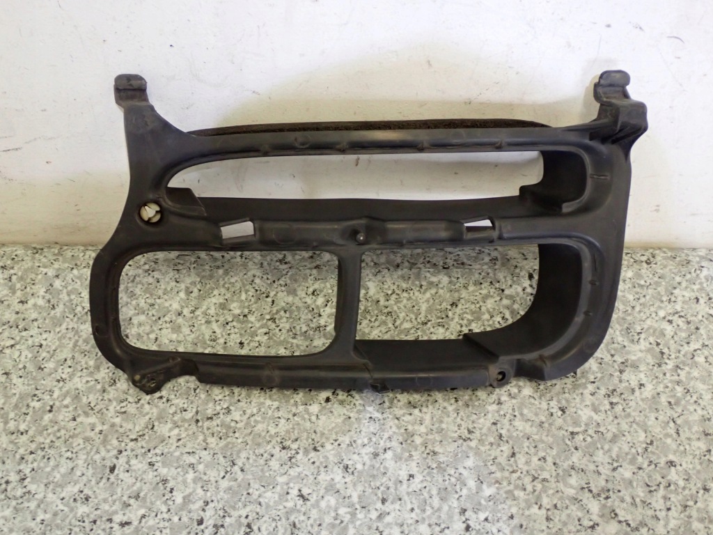 фото №3, Toyota avensis t25 przedlift 03- рамка протитуманної фари передня ліва