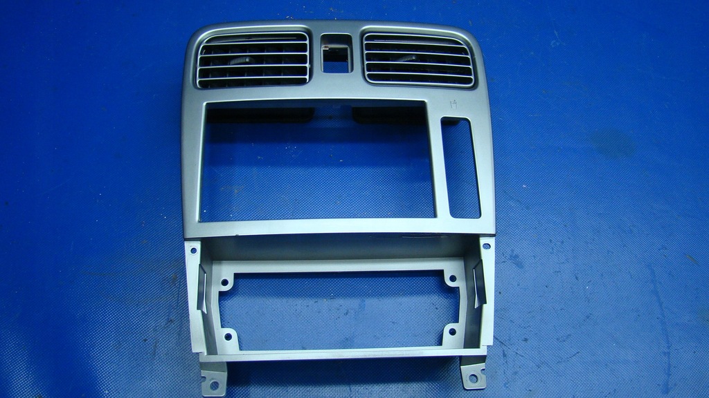 фото №1, Рамка радио консоли решётки forester ii 06-08r lift eur