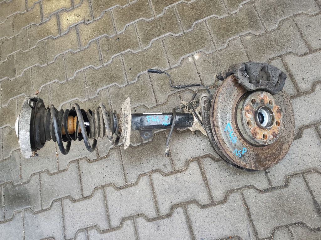 фото №1, Амортизационная стойка поворотный кулак правая перед bmw 2 f46 1.5 2016