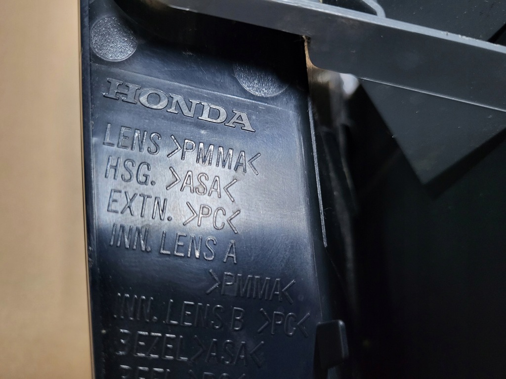 фото №14, Honda h-rv hrv hr-v ii 2 16-18r лампа задня задня ліва led