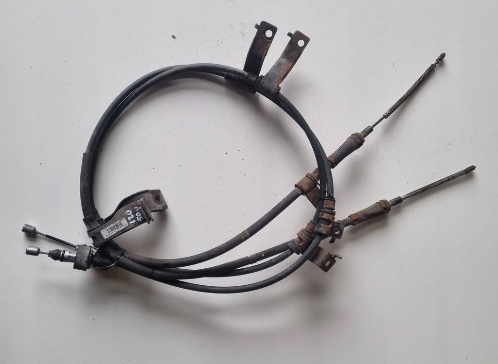 фото №1, Hyundai i20 i тросы тормоза ручного europa 14 r