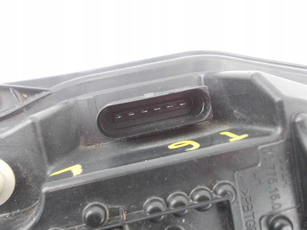 фото №5, Вкладыш лампы задний задняя левый vw transporter caravelle t6 lift 03775150 19-23