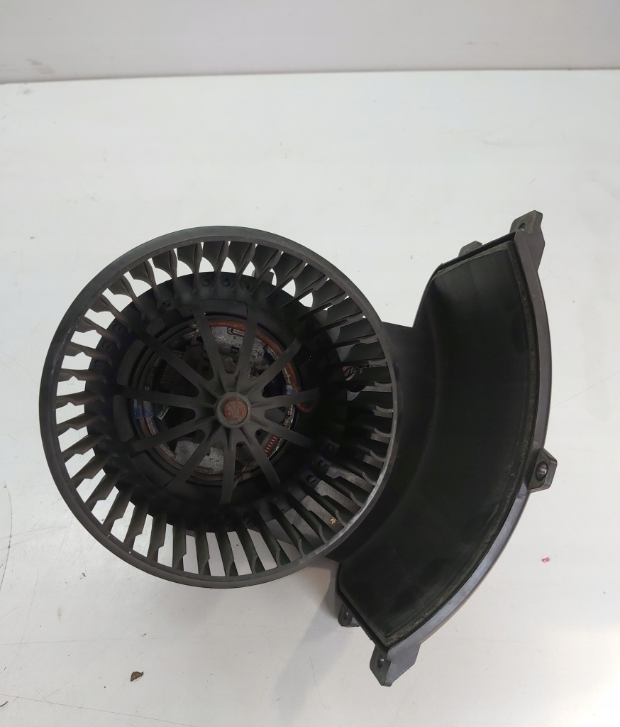 фото №1, Воздуходувка обдув vw transporter t5 7e1820021