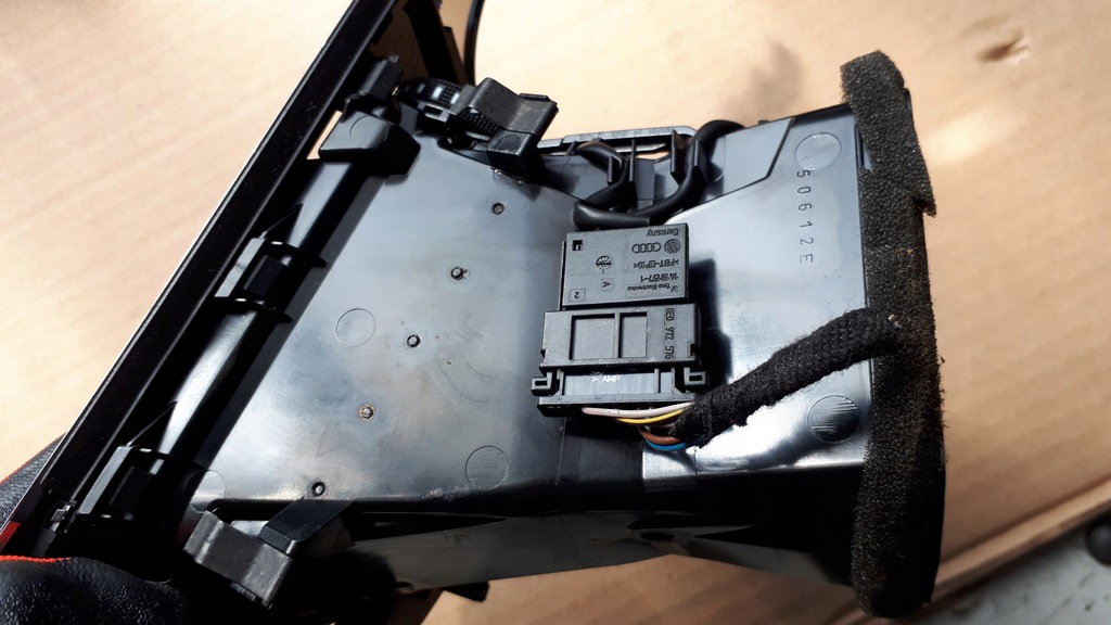 фото №9, A7 4g s7 решётка обдув панели левая 4g1820901