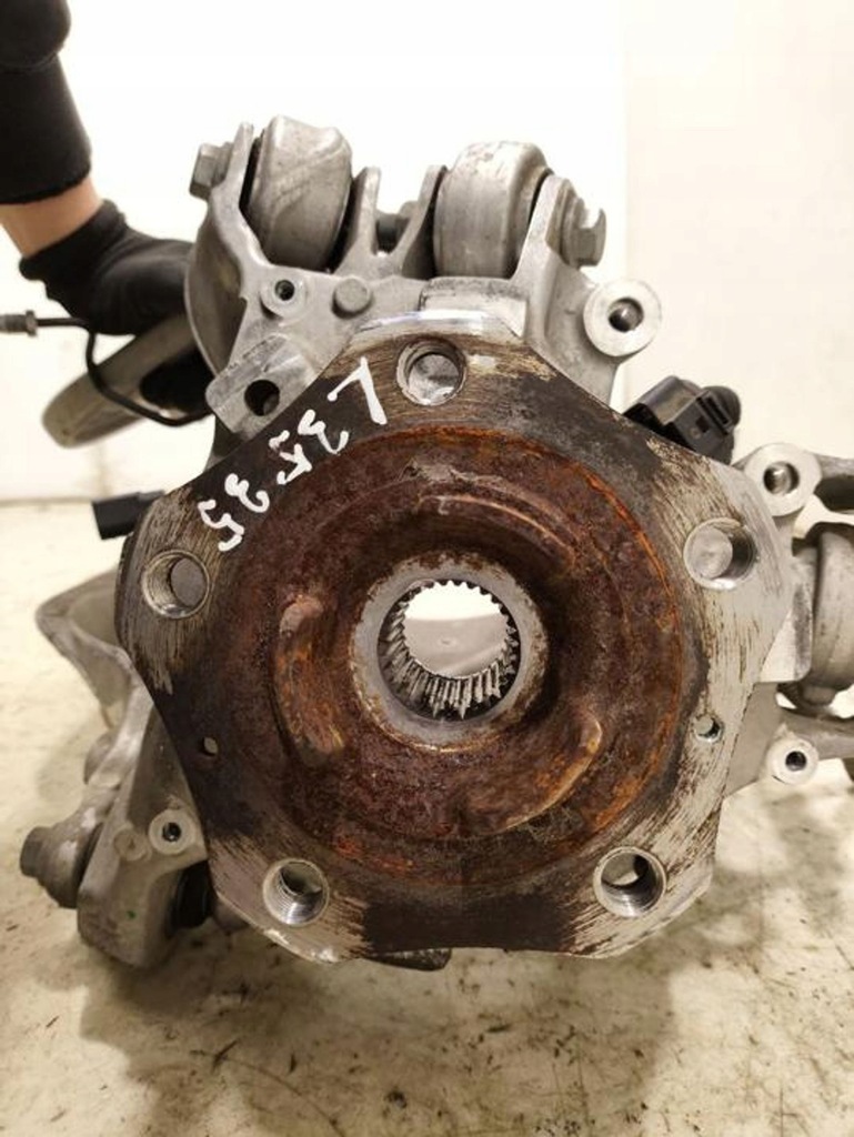 фото №9, Porsche taycan 9j1 2021 поворотный кулак колеса заднего 9j1505376a