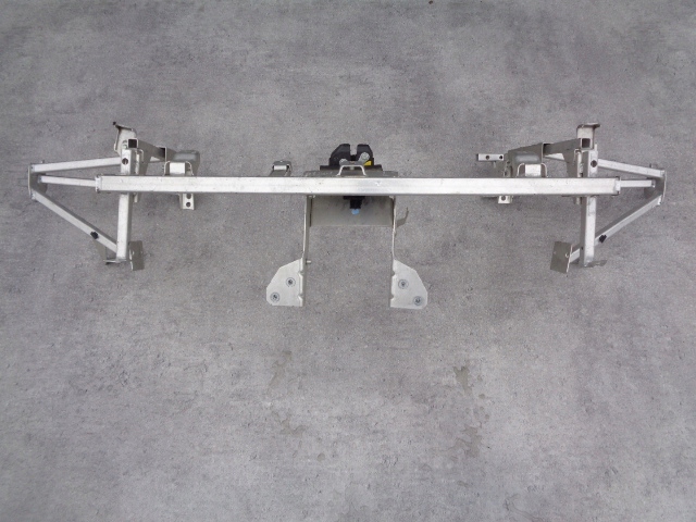 фото №1, Alfa romeo 4c балка усилитель кронштейн