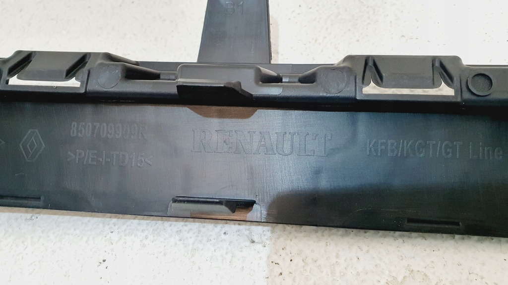 фото №15, Решётка молдинг бампера задняя megane iv gt kombi